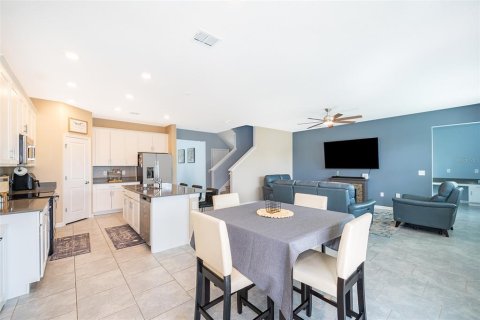 House in Davenport, Florida 5 bedrooms, 305.09 sq.m. № 1564122 - photo 24