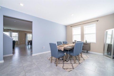 House in Davenport, Florida 5 bedrooms, 305.09 sq.m. № 1564122 - photo 5