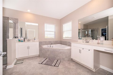 House in Davenport, Florida 5 bedrooms, 305.09 sq.m. № 1564122 - photo 20