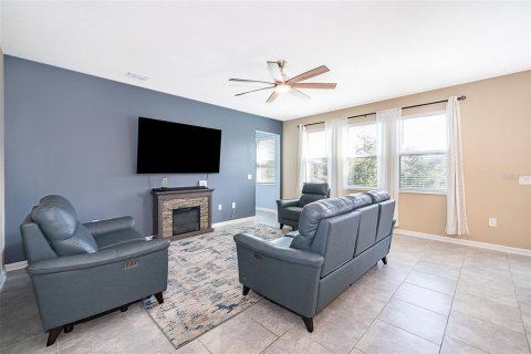 House in Davenport, Florida 5 bedrooms, 305.09 sq.m. № 1564122 - photo 11