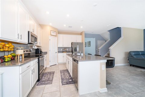 House in Davenport, Florida 5 bedrooms, 305.09 sq.m. № 1564122 - photo 8