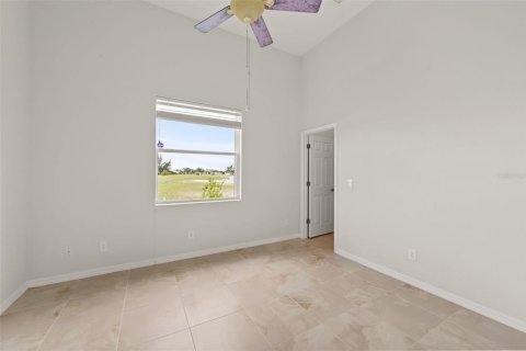 Villa ou maison à vendre à Cape Coral, Floride: 3 chambres, 210.14 m2 № 2109427 - photo 15