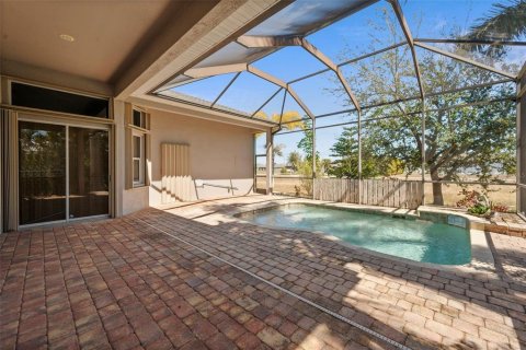 Villa ou maison à vendre à Cape Coral, Floride: 3 chambres, 210.14 m2 № 2109427 - photo 4