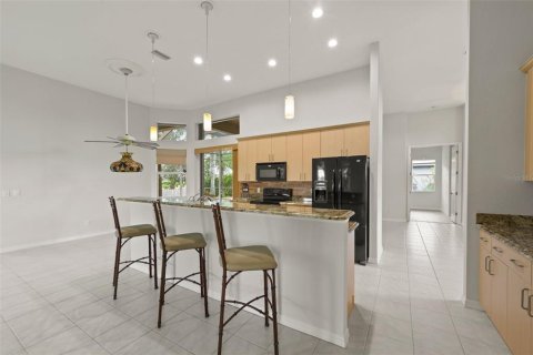 Villa ou maison à vendre à Cape Coral, Floride: 3 chambres, 210.14 m2 № 2109427 - photo 3