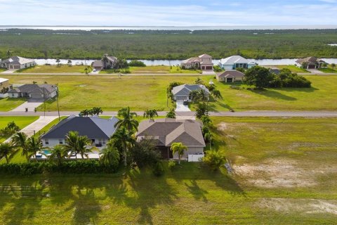 Villa ou maison à vendre à Cape Coral, Floride: 3 chambres, 210.14 m2 № 2109427 - photo 23