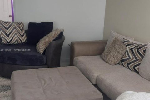 Condominio en venta en Lauderhill, Florida, 2 dormitorios, 107.77 m2 № 2076893 - foto 8