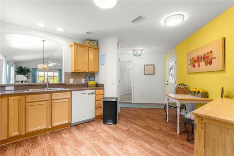 House in The Villages, Florida 2 bedrooms, 113.34 sq.m. № 1802959 - photo 12