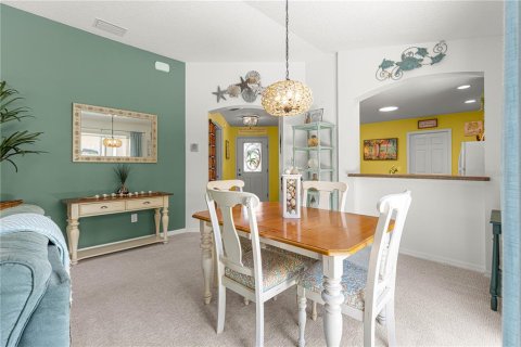House in The Villages, Florida 2 bedrooms, 113.34 sq.m. № 1802959 - photo 15