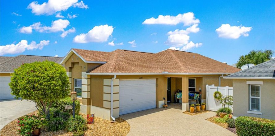 House in The Villages, Florida 2 bedrooms, 113.34 sq.m. № 1802959