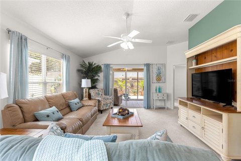 House in The Villages, Florida 2 bedrooms, 113.34 sq.m. № 1802959 - photo 17