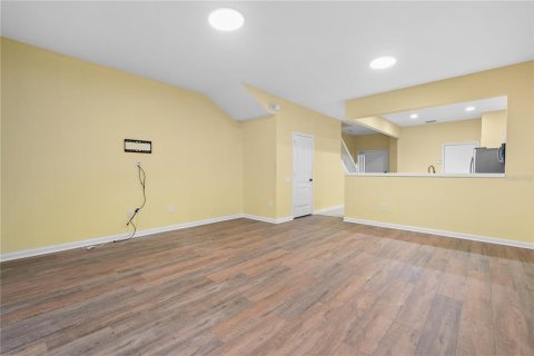 Townhouse in Wesley Chapel, Florida 3 bedrooms, 147.53 sq.m. № 1909317 - photo 10