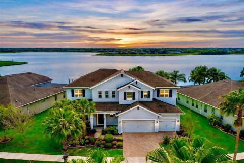 Casa en Riverview, Florida 6 dormitorios, 414.9 m2 № 2330627