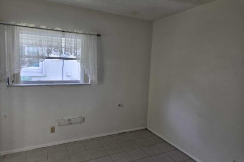House in Tamarac, Florida 2 bedrooms, 100.52 sq.m. № 2401244 - photo 9