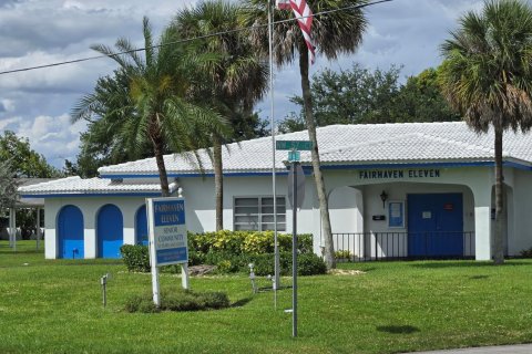 House in Tamarac, Florida 2 bedrooms, 100.52 sq.m. № 2401244 - photo 3