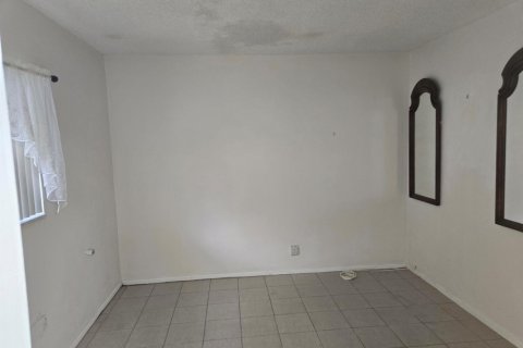 House in Tamarac, Florida 2 bedrooms, 100.52 sq.m. № 2401244 - photo 30