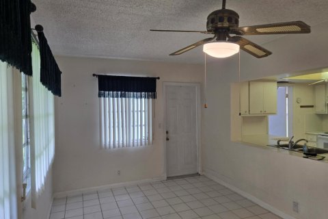House in Tamarac, Florida 2 bedrooms, 100.52 sq.m. № 2401244 - photo 23