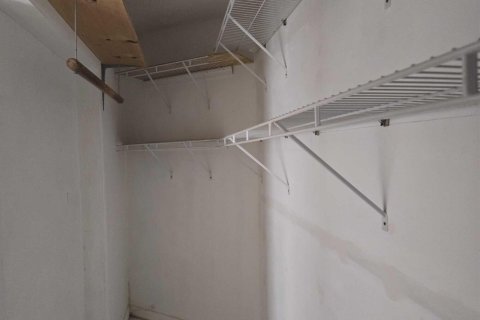 House in Tamarac, Florida 2 bedrooms, 100.52 sq.m. № 2401244 - photo 11