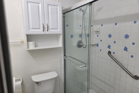 House in Tamarac, Florida 2 bedrooms, 100.52 sq.m. № 2401244 - photo 28