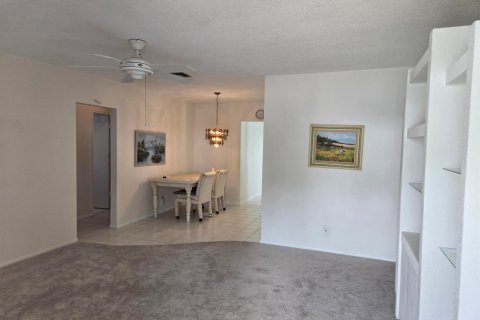 House in Tamarac, Florida 2 bedrooms, 100.52 sq.m. № 2401244 - photo 16