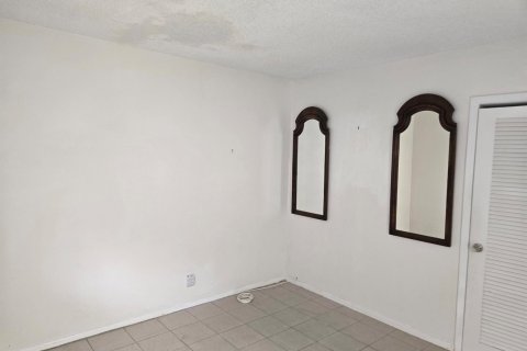 House in Tamarac, Florida 2 bedrooms, 100.52 sq.m. № 2401244 - photo 29