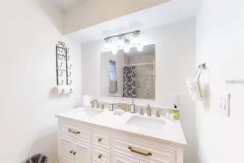 Villa ou maison à louer à Clearwater, Floride: 4 chambres, 189.71 m2 № 2104814 - photo 15