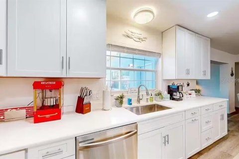 Villa ou maison à louer à Clearwater, Floride: 4 chambres, 189.71 m2 № 2104814 - photo 7