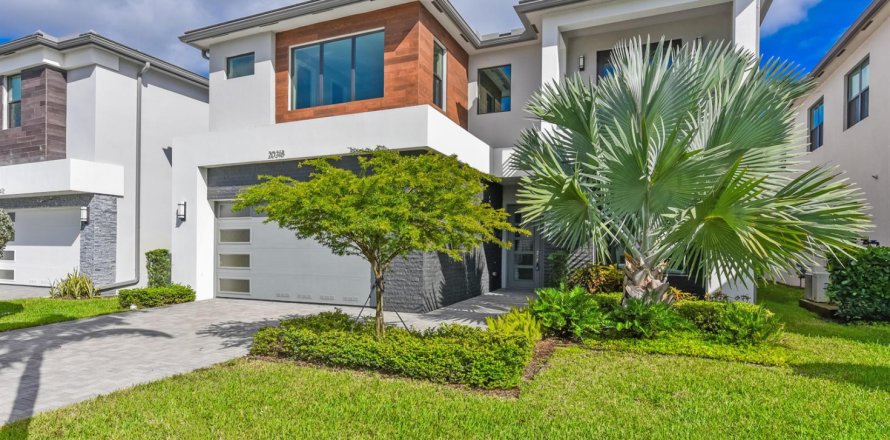 House in Boca Raton, Florida 5 bedrooms, 361.2 sq.m. № 2169911