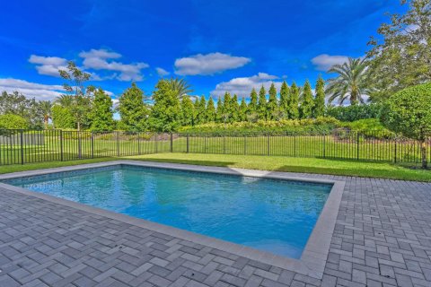 House in Boca Raton, Florida 5 bedrooms, 361.2 sq.m. № 2169911 - photo 18