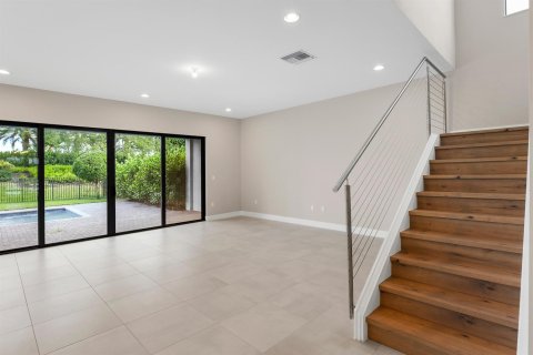House in Boca Raton, Florida 5 bedrooms, 361.2 sq.m. № 2169911 - photo 15
