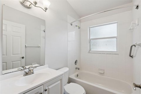 Villa ou maison à vendre à Sanford, Floride: 4 chambres, 181.9 m2 № 2277551 - photo 20