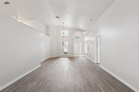 Villa ou maison à vendre à Sanford, Floride: 4 chambres, 181.9 m2 № 2277551 - photo 2