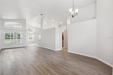 Villa ou maison à vendre à Sanford, Floride: 4 chambres, 181.9 m2 № 2277551 - photo 4