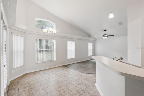 Villa ou maison à vendre à Sanford, Floride: 4 chambres, 181.9 m2 № 2277551 - photo 5