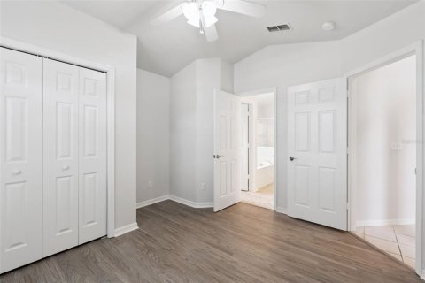 Villa ou maison à vendre à Sanford, Floride: 4 chambres, 181.9 m2 № 2277551 - photo 15