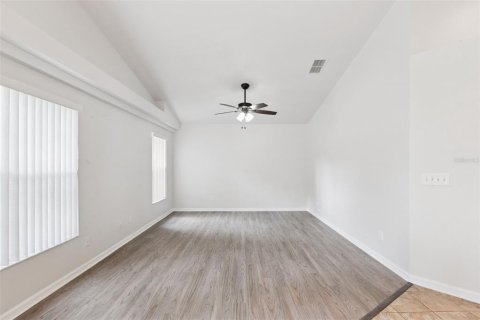 Villa ou maison à vendre à Sanford, Floride: 4 chambres, 181.9 m2 № 2277551 - photo 8