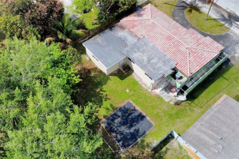 Casa en venta en Miami, Florida, 3 dormitorios, 138.98 m2 № 2056085 - foto 7