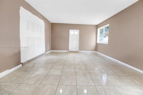 Casa en venta en Miami, Florida, 3 dormitorios, 138.98 m2 № 2056085 - foto 25