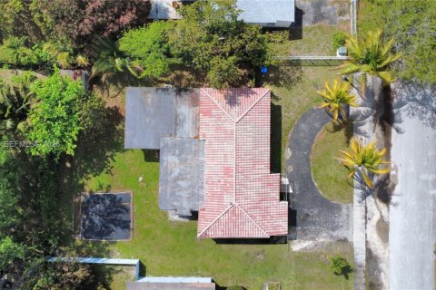 Casa en venta en Miami, Florida, 3 dormitorios, 138.98 m2 № 2056085 - foto 5