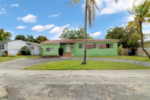 Casa en venta en Miami, Florida, 3 dormitorios, 138.98 m2 № 2056085 - foto 9