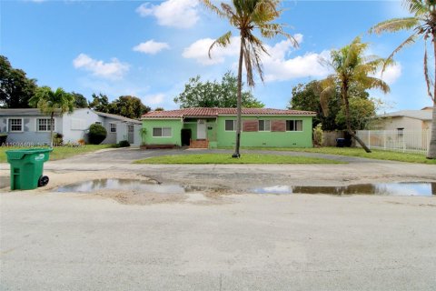 Casa en venta en Miami, Florida, 3 dormitorios, 138.98 m2 № 2056085 - foto 15