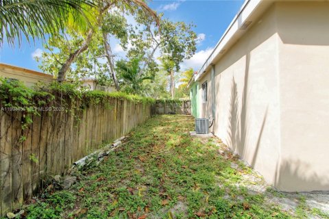 Casa en venta en Miami, Florida, 3 dormitorios, 138.98 m2 № 2056085 - foto 23