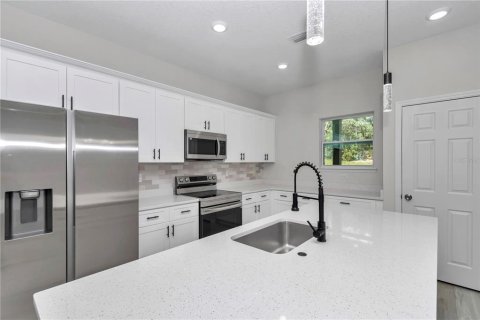 House in Citrus Springs, Florida 3 bedrooms, 142.05 sq.m. № 1792083 - photo 12