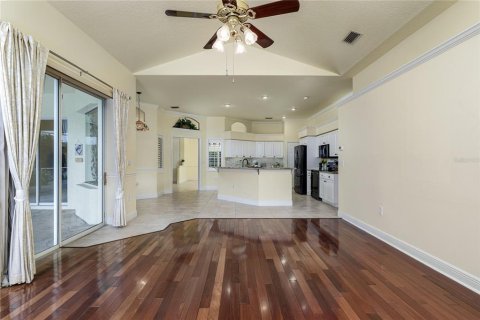 House in Ellenton, Florida 3 bedrooms, 229.93 sq.m. № 2095107 - photo 11
