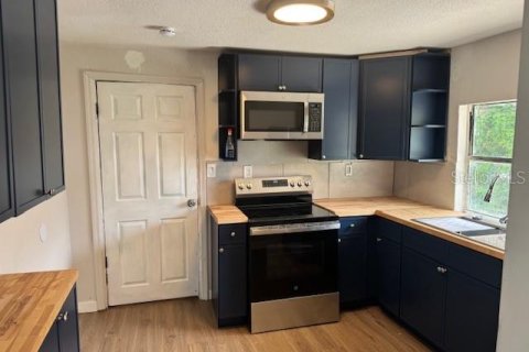 House in Sanford, Florida 2 bedrooms, 102.94 sq.m. № 1905306 - photo 3