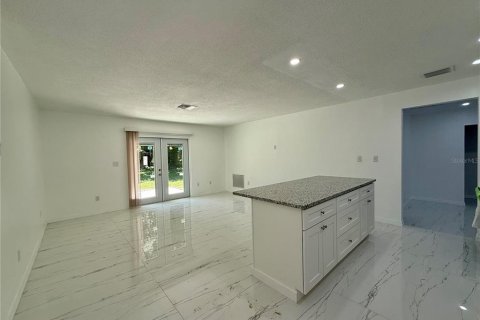 Villa ou maison à louer à Lake Placid, Floride: 3 chambres, 130.06 m2 № 1899401 - photo 2