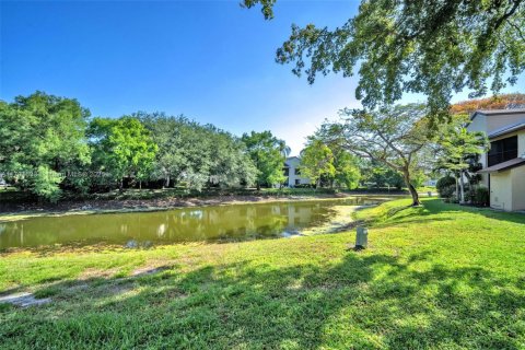 Condo in Coconut Creek, Florida, 3 bedrooms  № 1737556 - photo 27