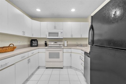 Condo in Coconut Creek, Florida, 3 bedrooms  № 1737556 - photo 3