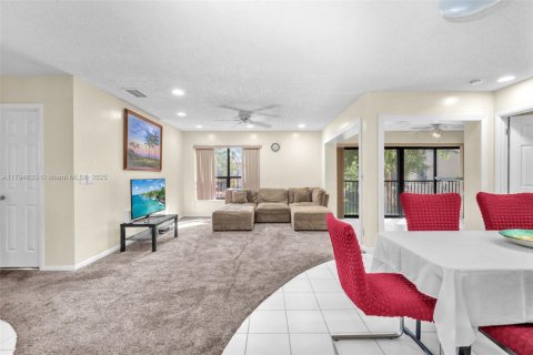 Condo in Coconut Creek, Florida, 3 bedrooms  № 1737556 - photo 21