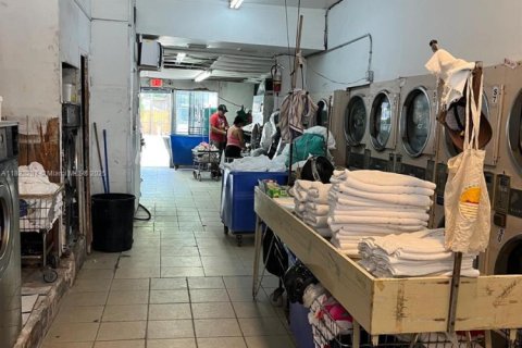 Commercial property in Miami, Florida № 1804521 - photo 3
