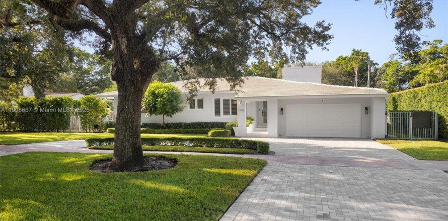 House in Coral Gables, Florida 3 bedrooms, 179.67 sq.m. № 1964616